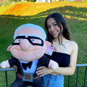 Peluches de Carl y Ellie de Up 85 cm - Decoran tu hogar y enamoran a parejas